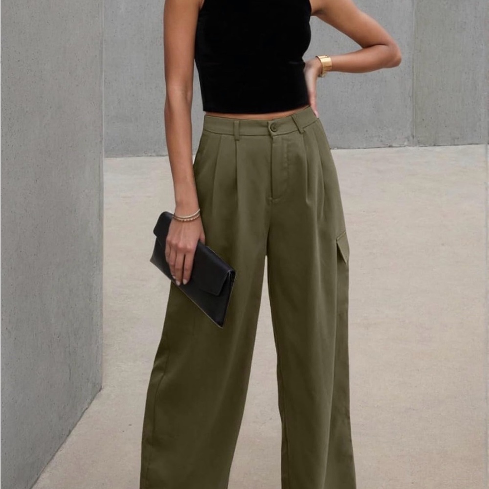 Woman’s Olive Green Cargo Pants